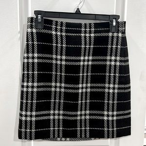 J.Crew Factory black and white plaid mini pencil skirt, size 00